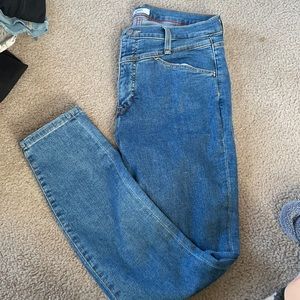 TH High Rise Curve Jeans